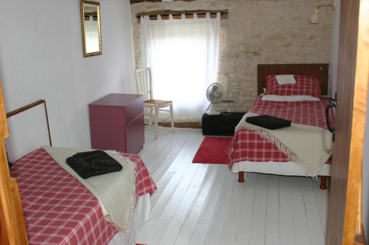 Gite Chez Riviere Nantillé Buitenkant foto