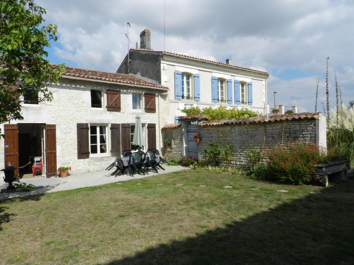 Gite Chez Riviere Nantillé Buitenkant foto