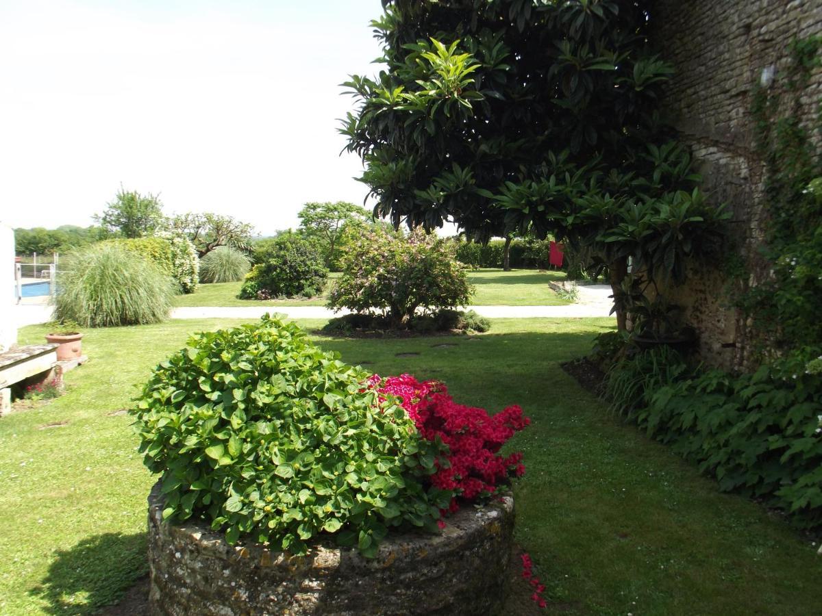 Gite Chez Riviere Nantillé Buitenkant foto